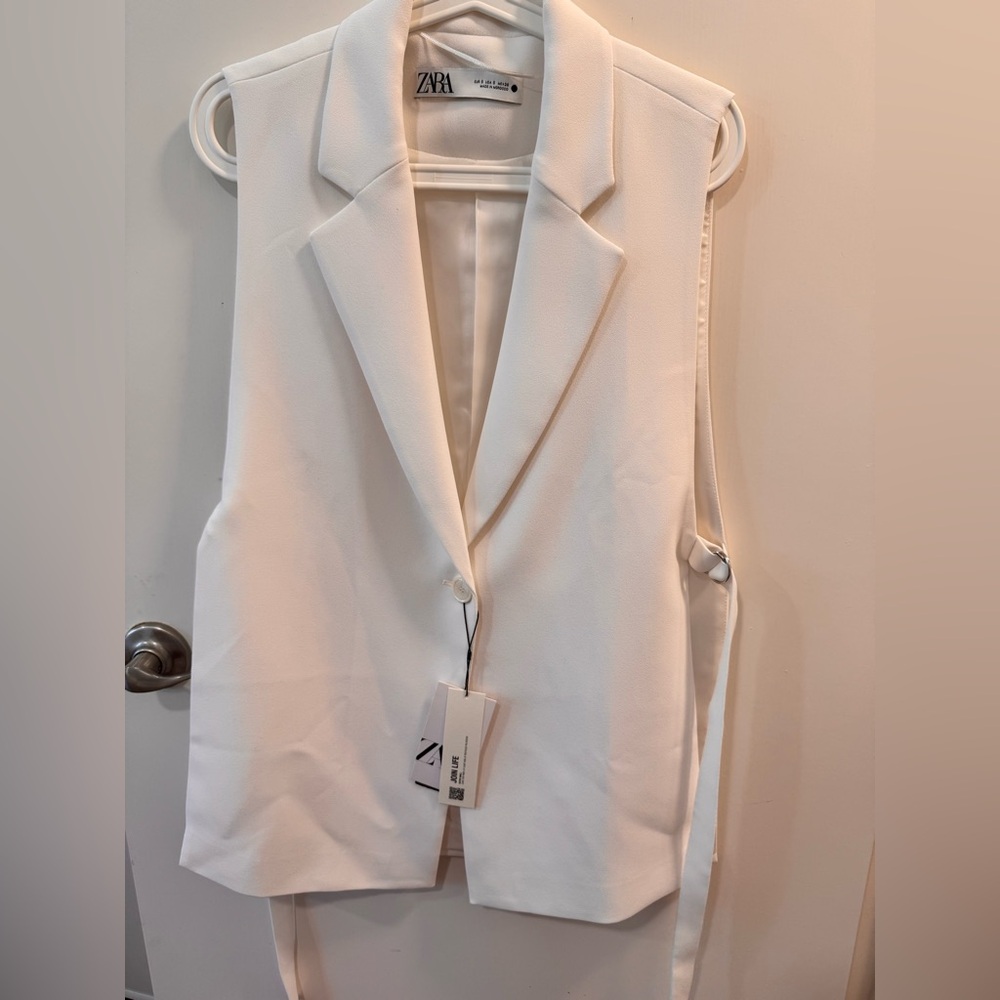 Elegant White Sleeveless Blazer Vest